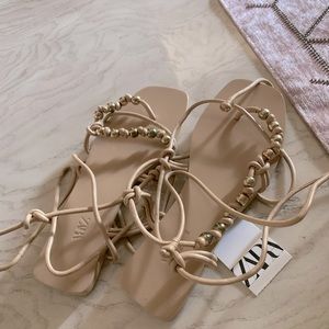 Beautiful summer sandals these sandals are size 38 but it runs like size 7/5